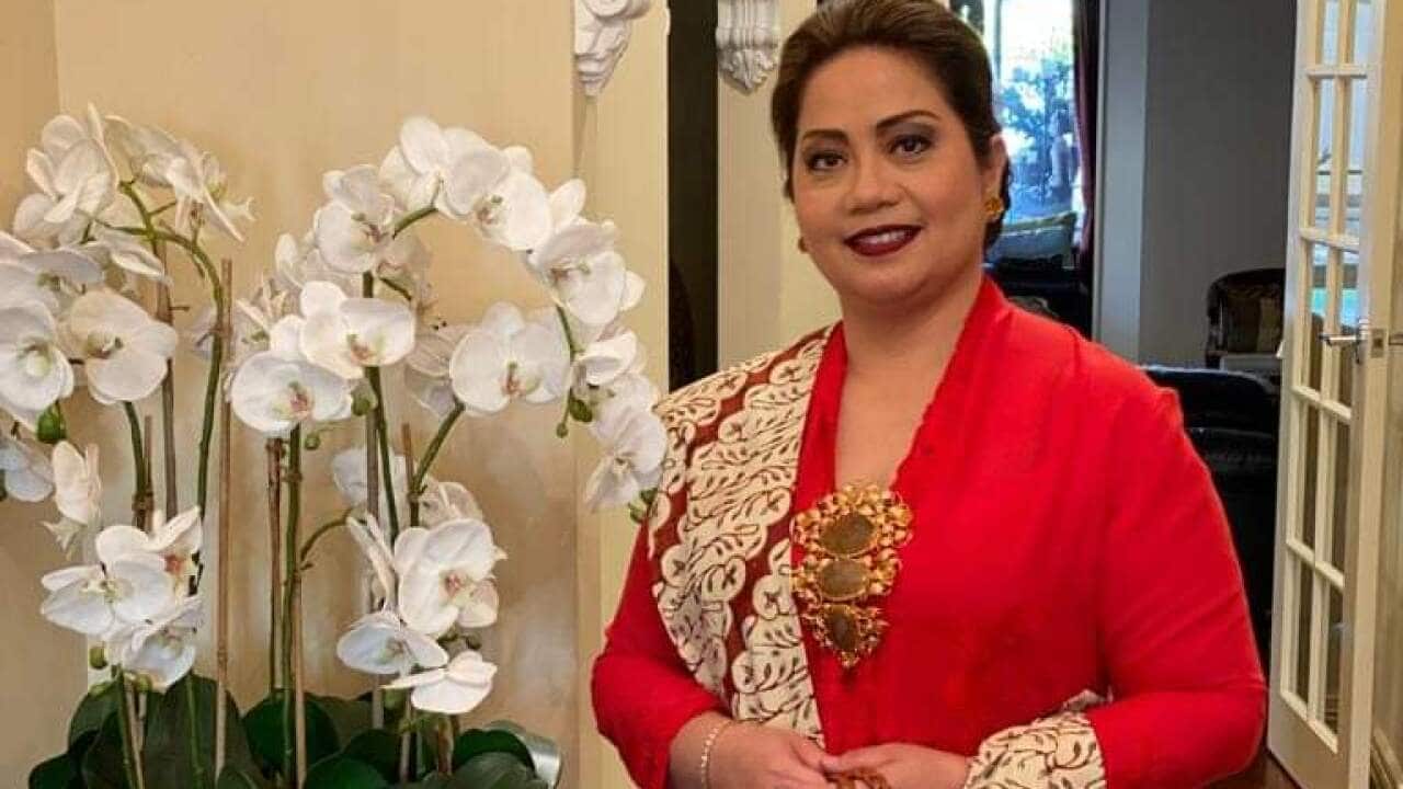 The beauty of batik. Lolita Larasati Hall dressed in batik with beautiful motifs.