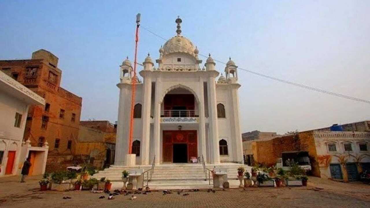 gurudwara taru singh.jpg