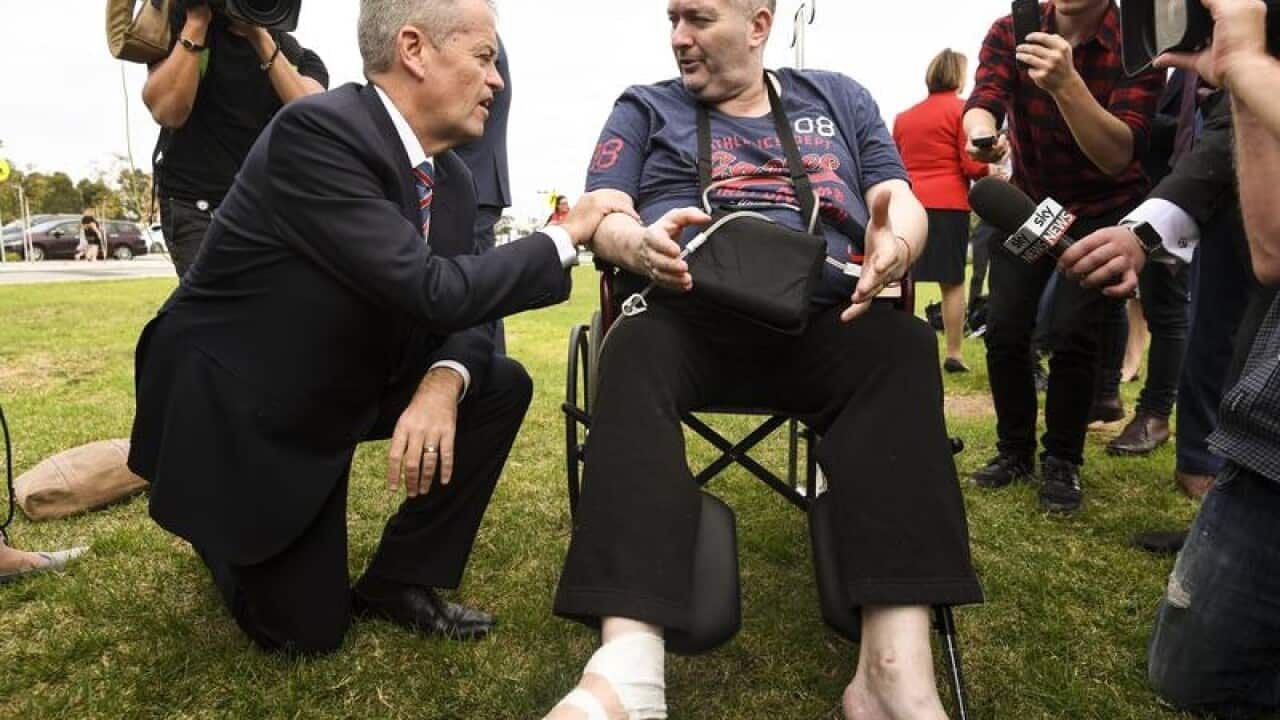 Bill Shorten speaks to cancer patient Rob Gibbs