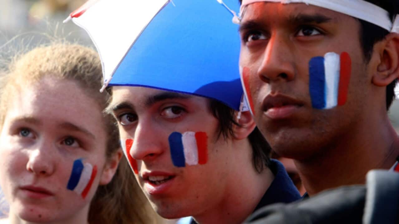 france_fans_L_100623_aap_1426880437