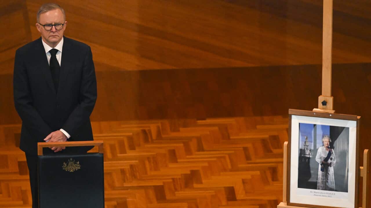 QUEEN ELIZABETH II AUSTRALIA REAX