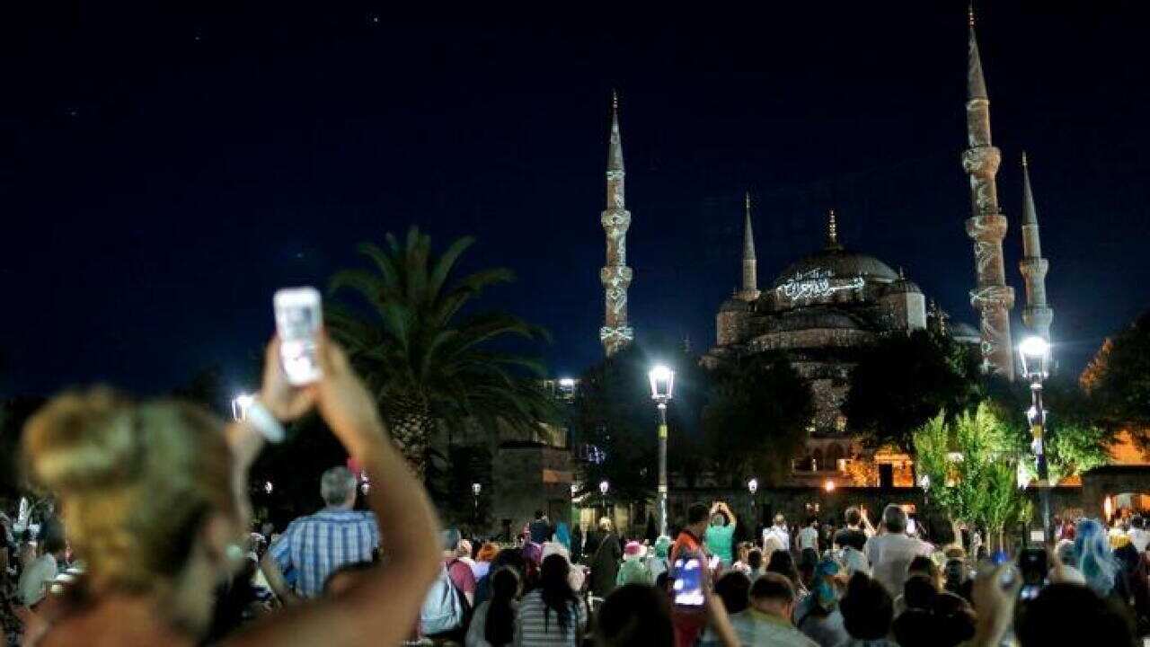 Istanbul's landmark Blue Mosque