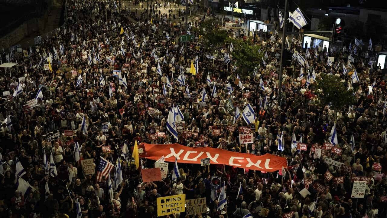 People protest against Israeli PM Benjamin Netanyahu's government and call for the release of hostages (AAP)