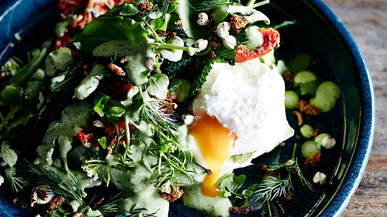 Crisp-head lettuce, tomato and grains