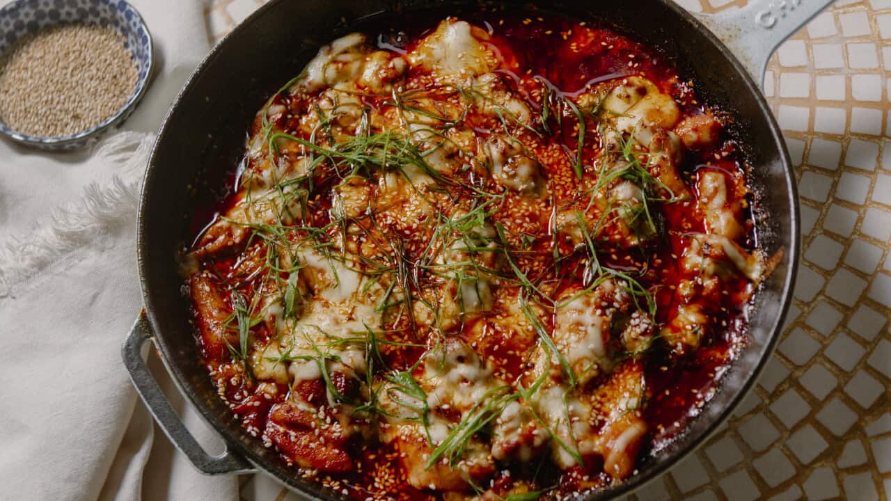 Sizzling skillet buldak