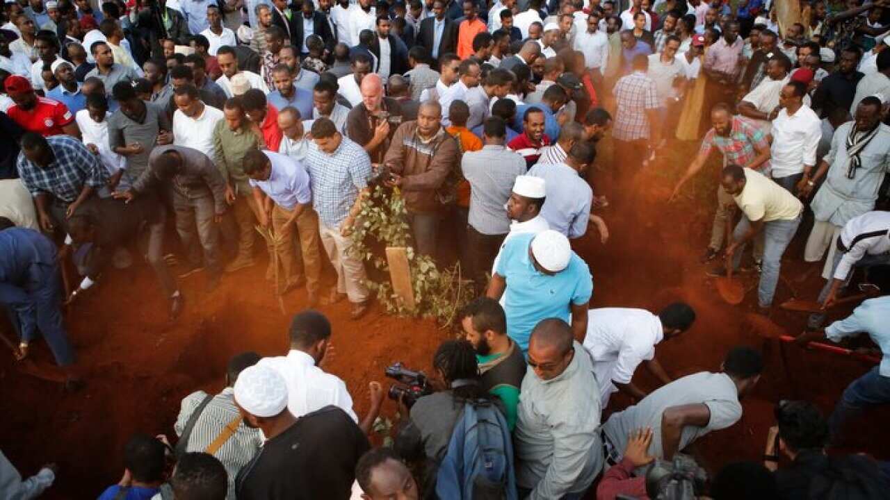 Wakenya washiriki katika mazishi ya walio uawa katika shambulizi lakigaidi katika hoteli ya DusitD2