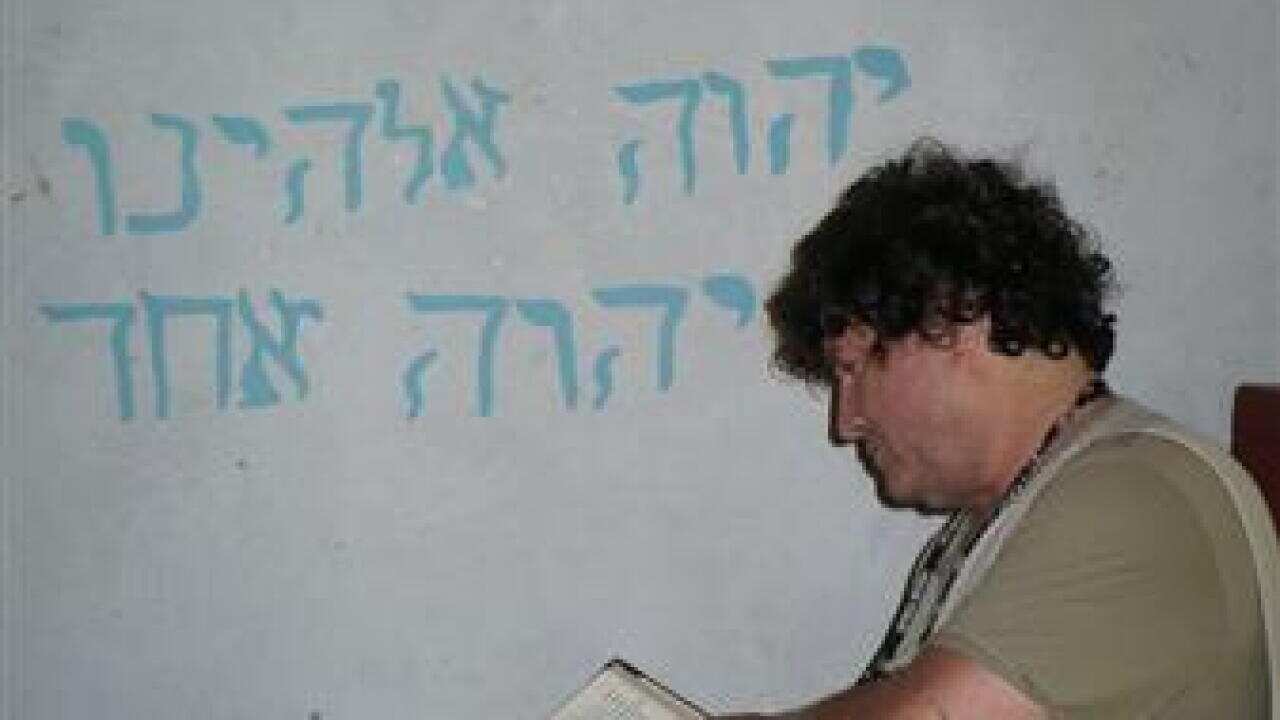 Arye Rosenberg meets Uganda's Jews