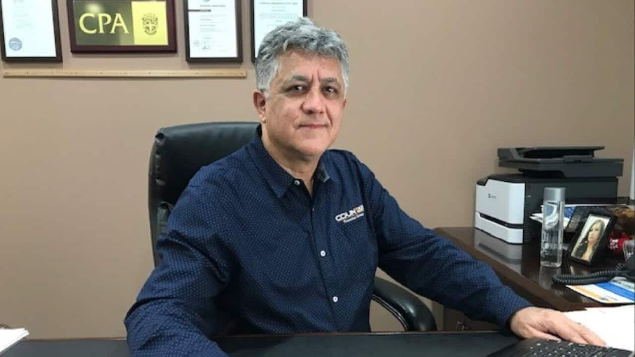 Nader Gariban, accountant