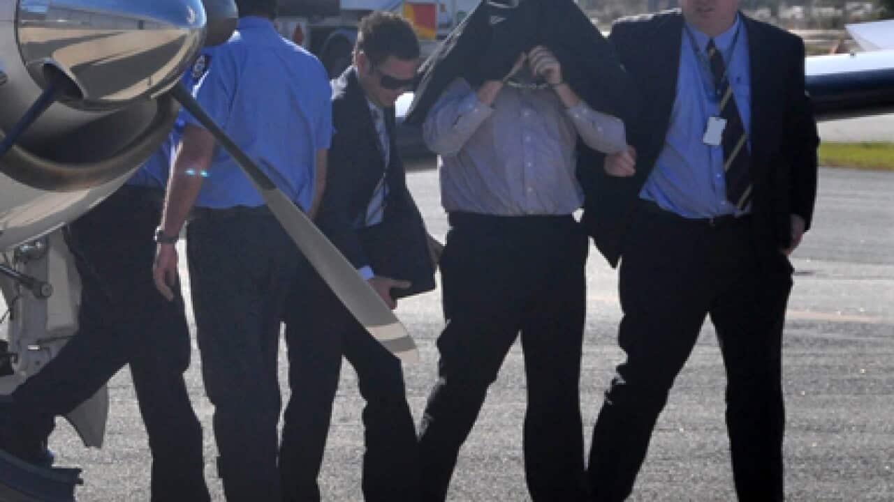 mansell_police_plane_100604_B_aap_213025971