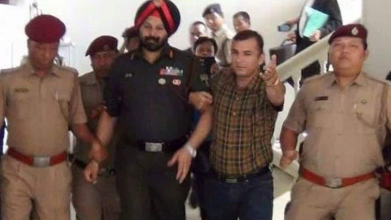 Indian Army Officer arrested for looting gold