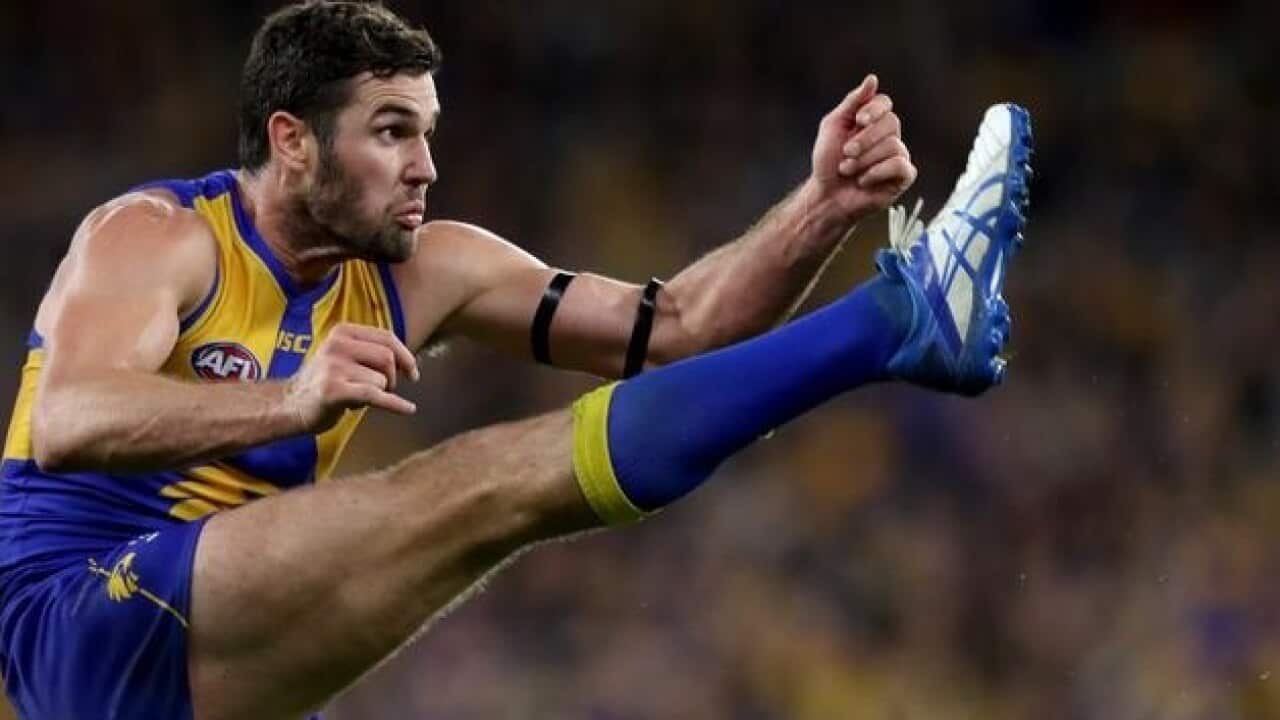 Jack Darling kicks a goal during the Second Qualifying Final.