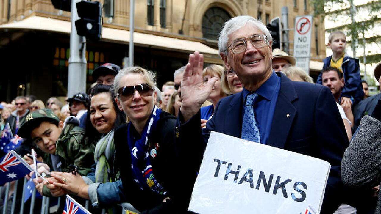 Dick Smith says thank you during the Anzac Day parade in Sydney, Saturday, April 25, 2015. This year marks the 100th anniversary of Australian forces landing at Gallipoli. (AAP Image/Nikki Short) NO ARCHIVING