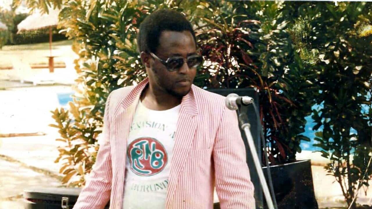 Africa Nova playing pianos back in the time