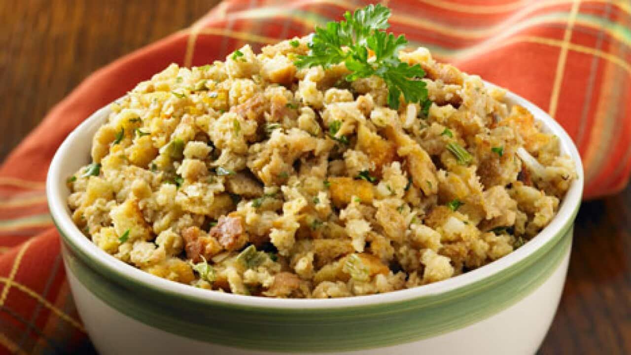 bread_stuffing_for_turkey_1282876188