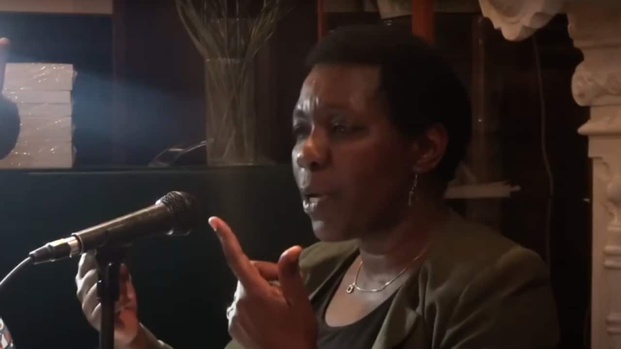 Marie Louise SIBAZURI ariko arasigura imbere y'abarumire.