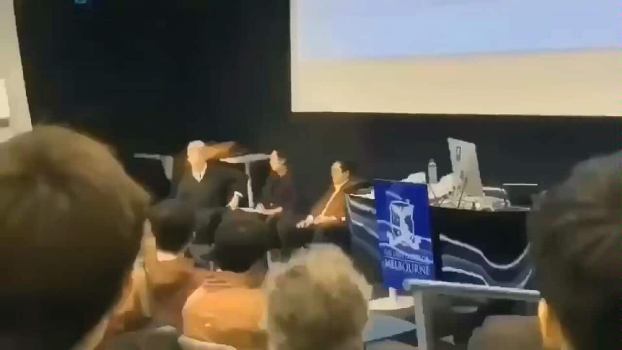 香港大学教授卜约翰在墨尔本大学一场研讨会上发言。