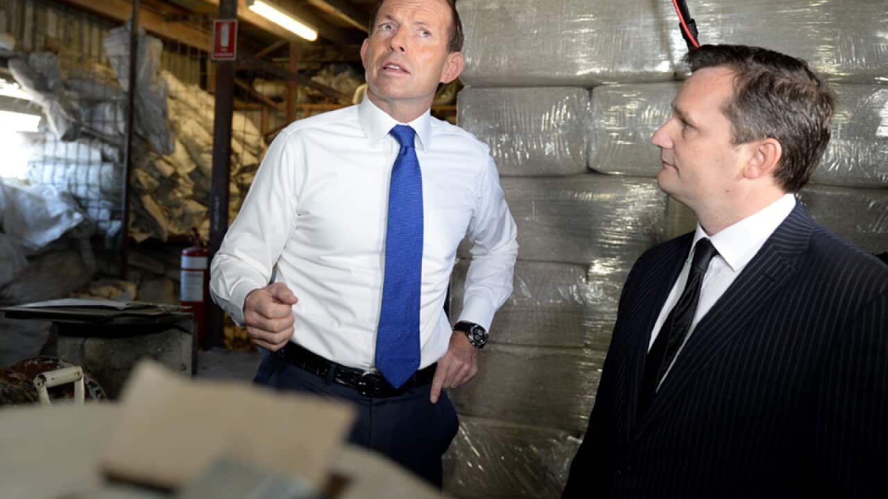 Abbott a hypocrite over batts: Milne