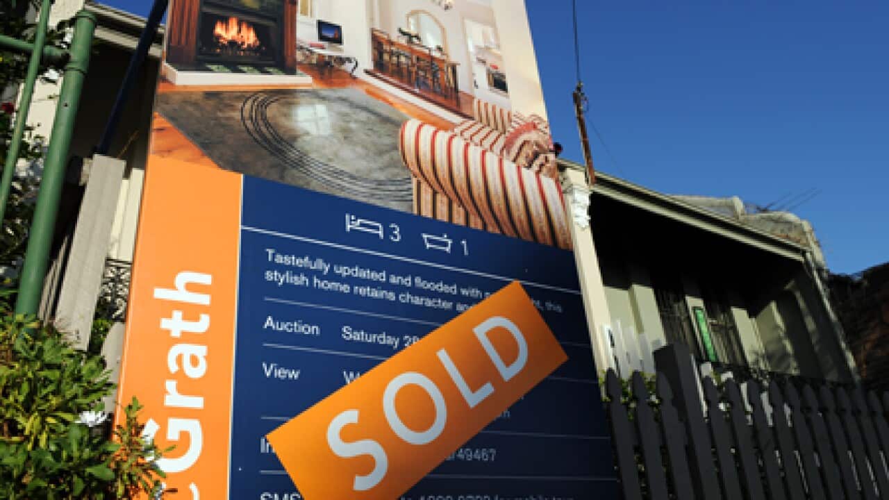 housing_sold_sign_100608_aap_1904873183