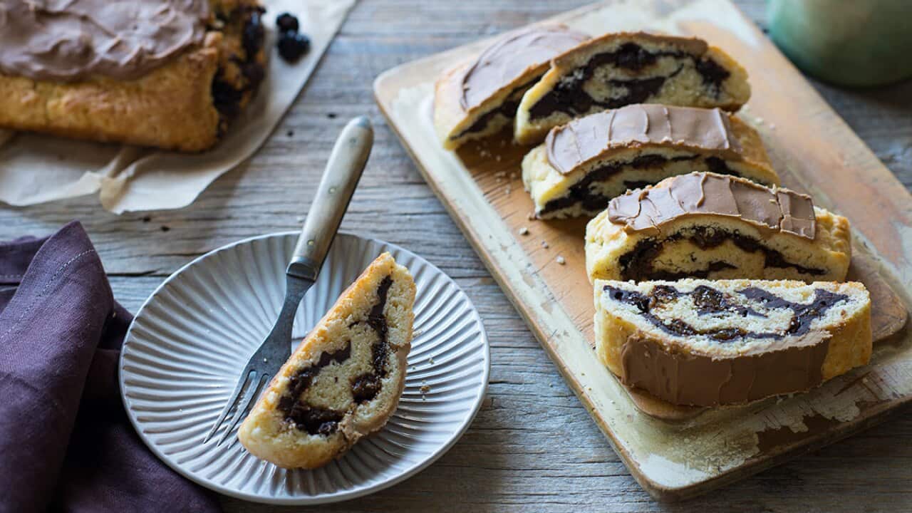 Choc-raisin log aka Chocolate, coffee and raisin rolls