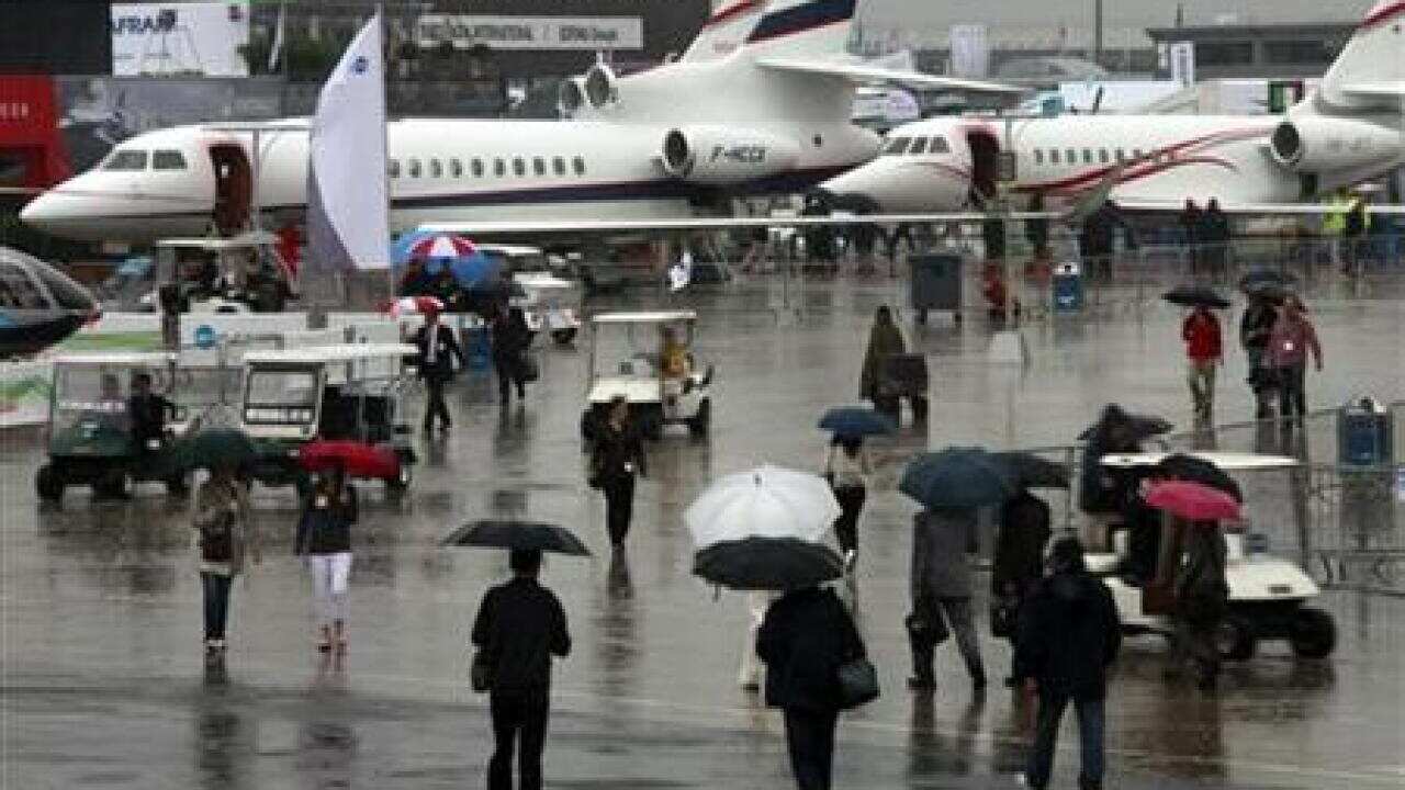 airplane-makers-woo-suppliers-at-air-sho-499093034-large.jpg