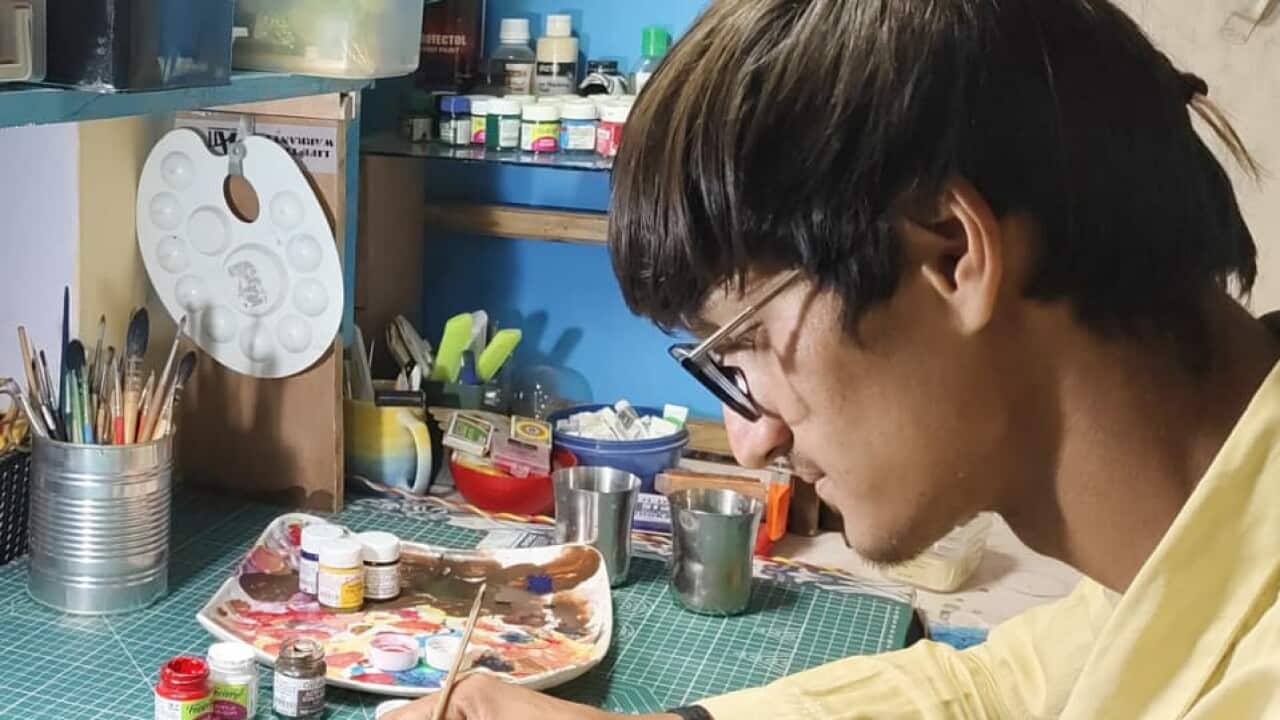 Ramakant Picture Drawing on flower petal.jpeg