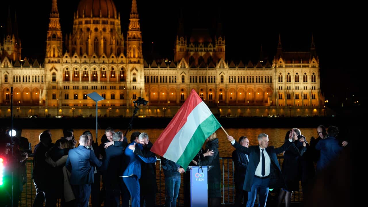 Closing polls show win for Hungarian opposition