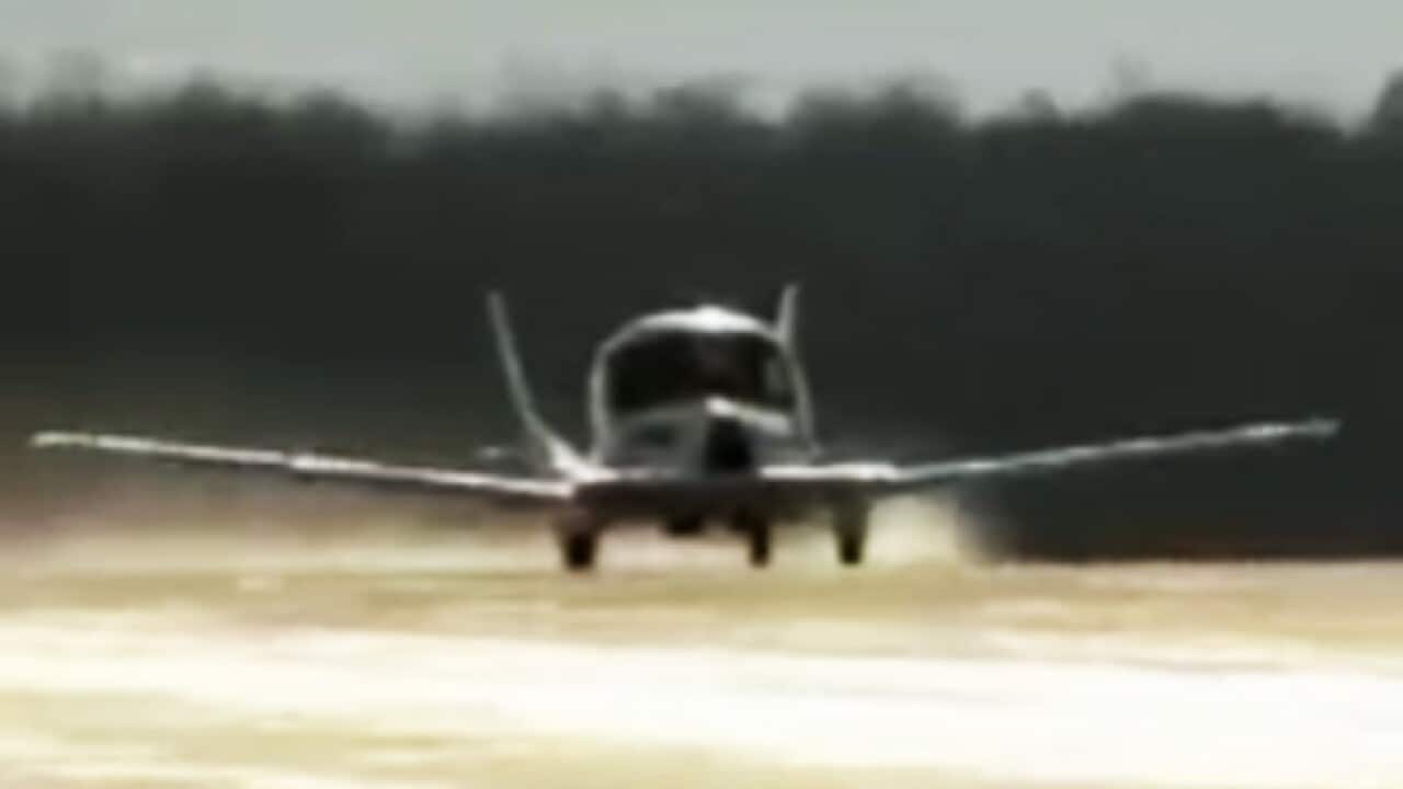 flying_car_terrafugia_big_110713__157648636