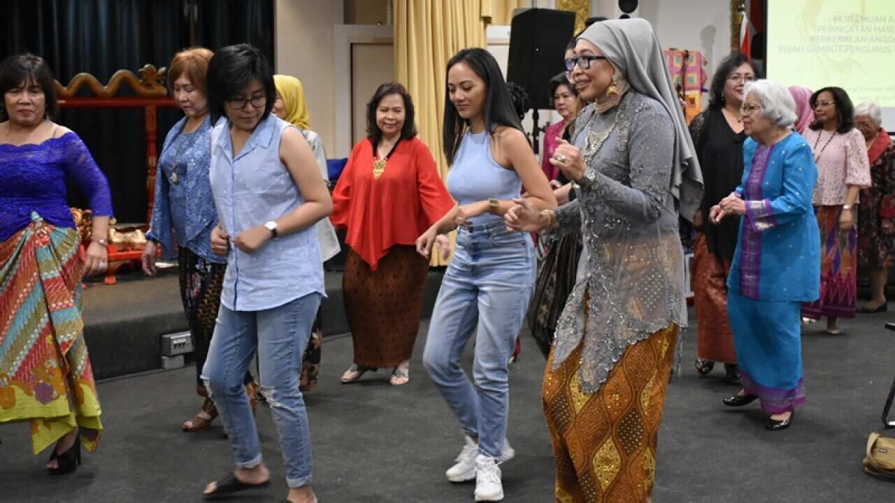 Members of Dharma Wanita Persatuan of the Consulate General of the Republic of Indonesia in Mebourne dance to celebrate Kartini Day – 20 Apr 2019.