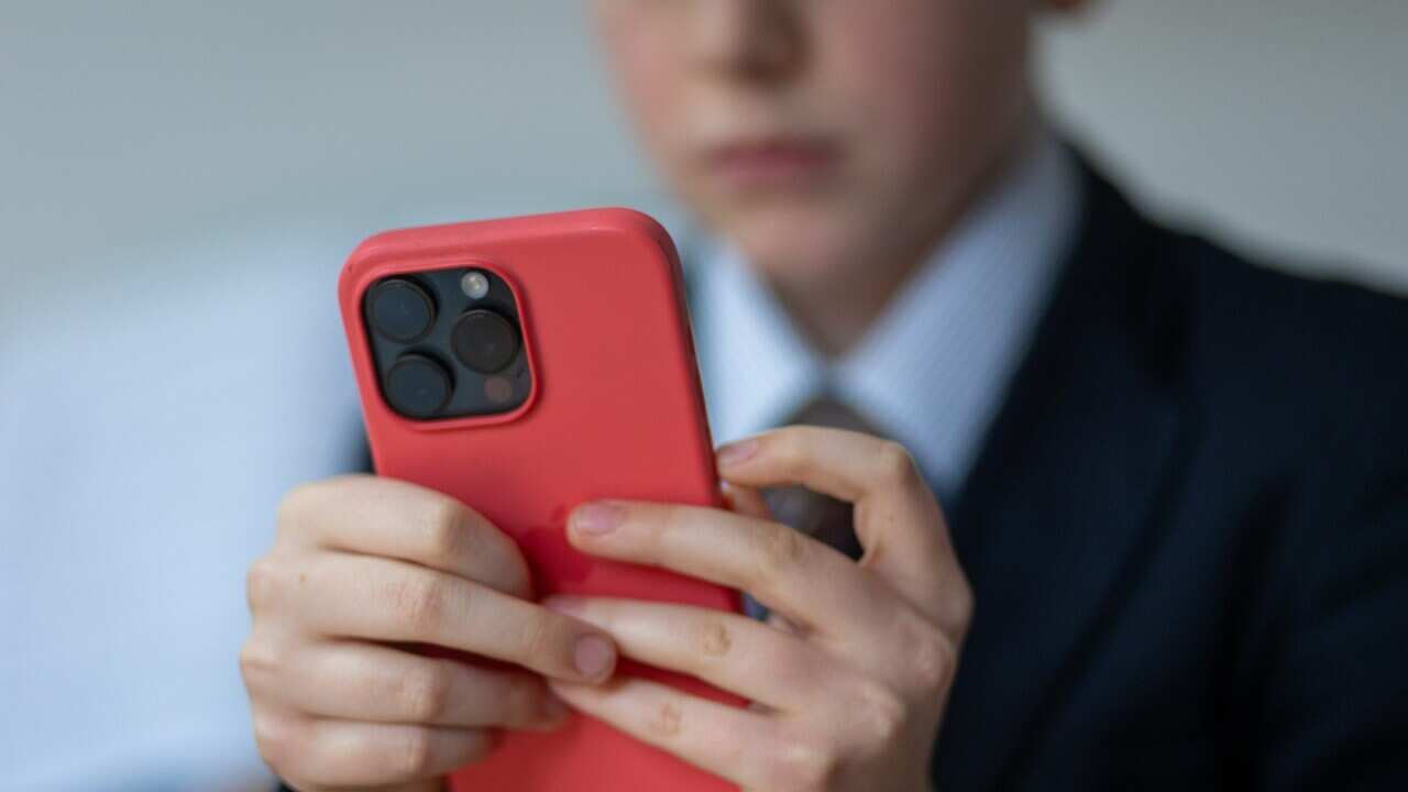 Plan To Ban Use Of Mobile Phones In Schools In England