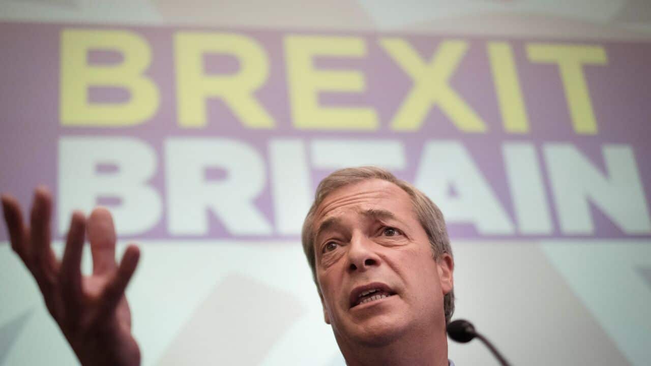 Ukip leader Nigel Farage announces he is resigning
