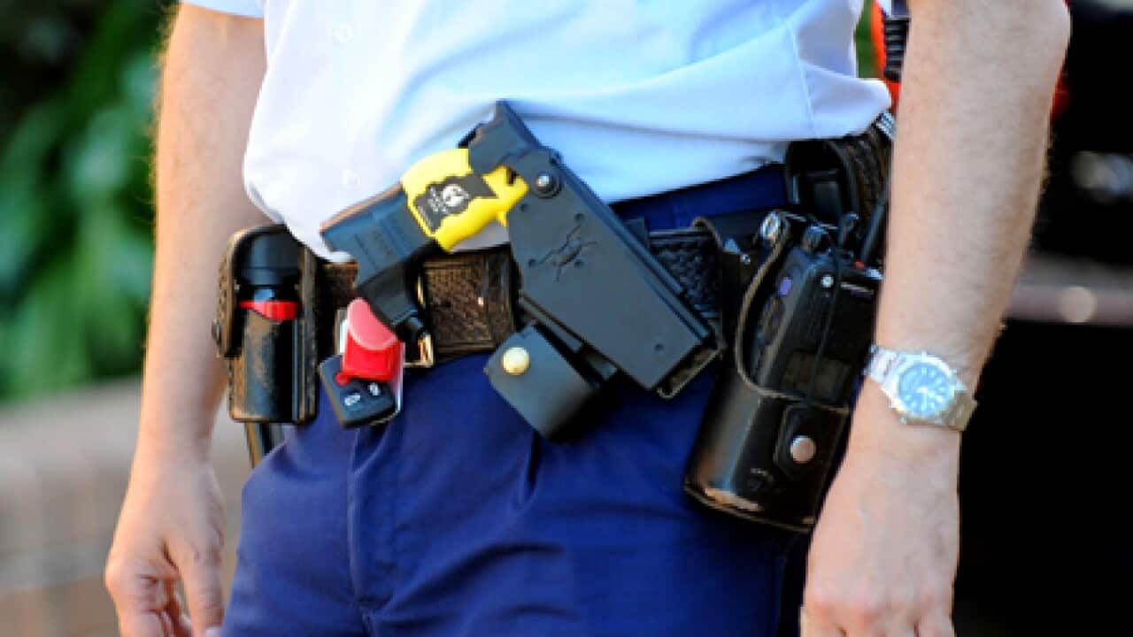 taser_cop_police_101020_B_aap_1424685520