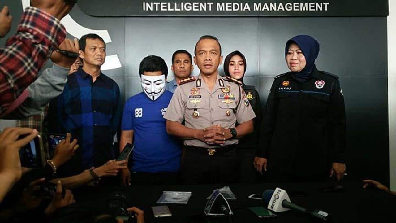 Perawat National Hospital ditetapkan sebagai tersangka dalam kasus pelecehan seksual terhadap pasien perempuan di Mapolrestabes Surabaya, Sabtu, 27 Januari 2018.