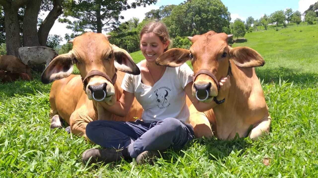 Mandali with her two friends.