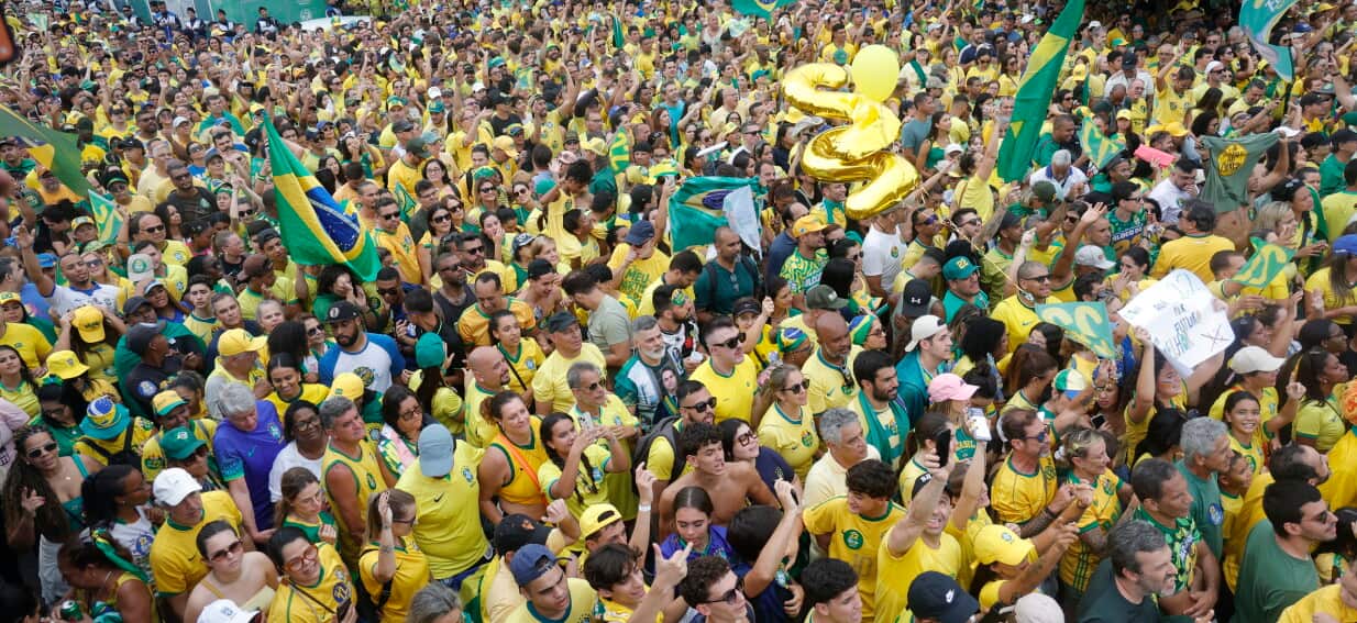 Brazil Braced for Knife-Edge Presidential Runoff as Crowds Flood Streets