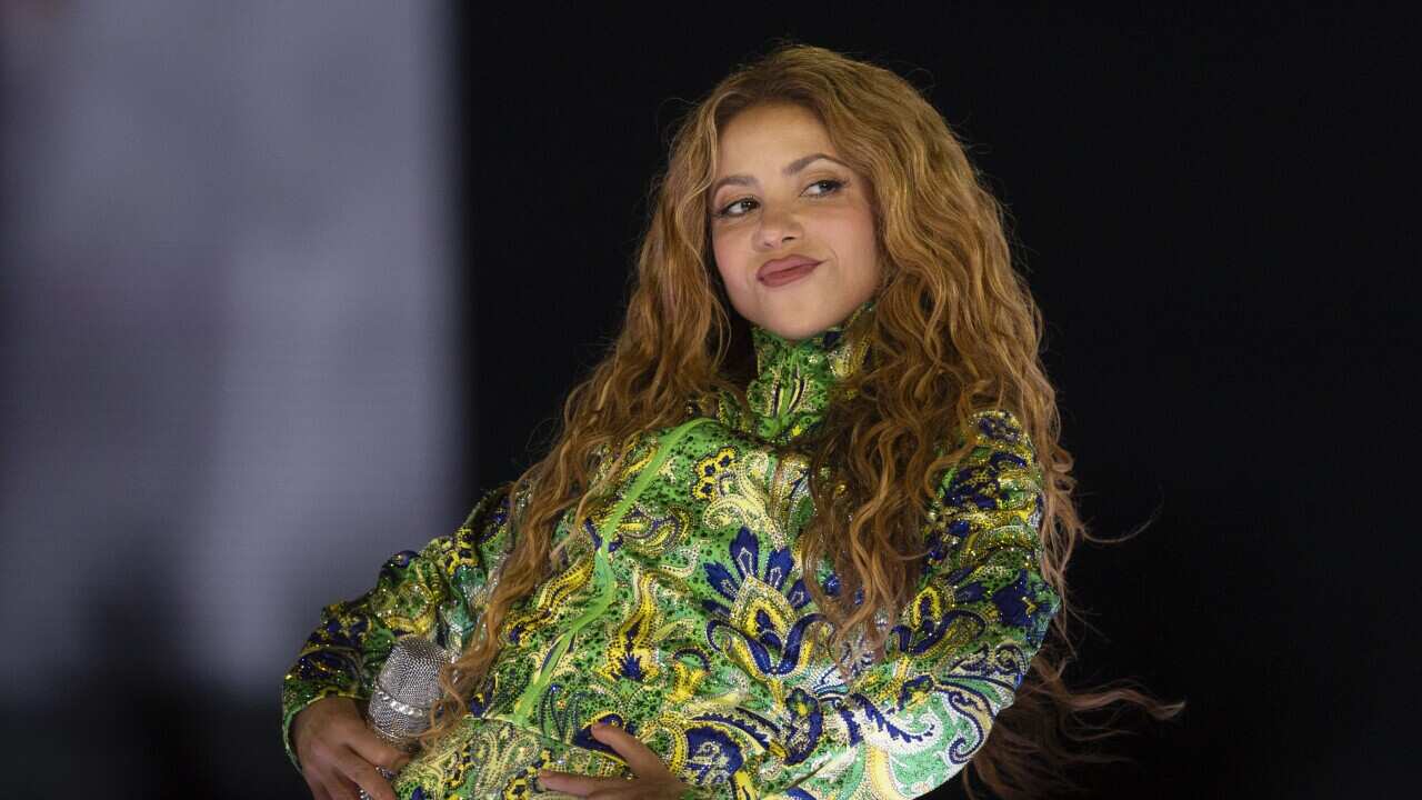 Shakira performs free concert on Copacabana Beach