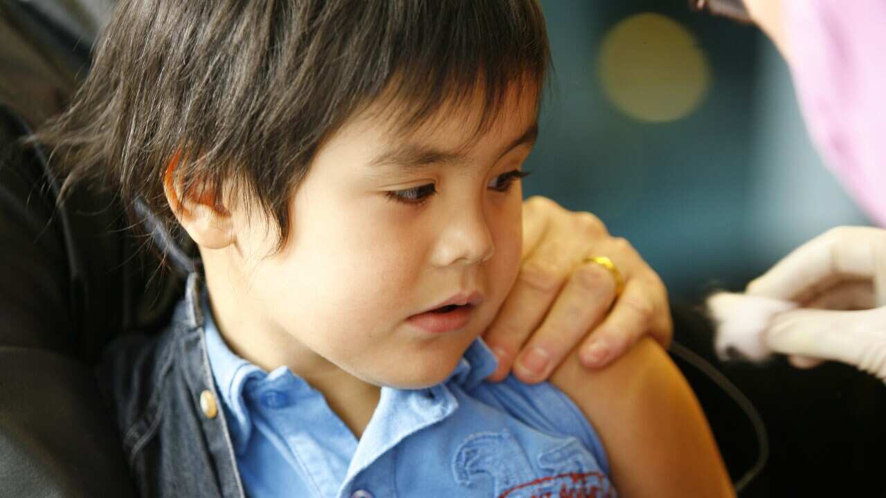 Govt to tie child benefits to vaccinations