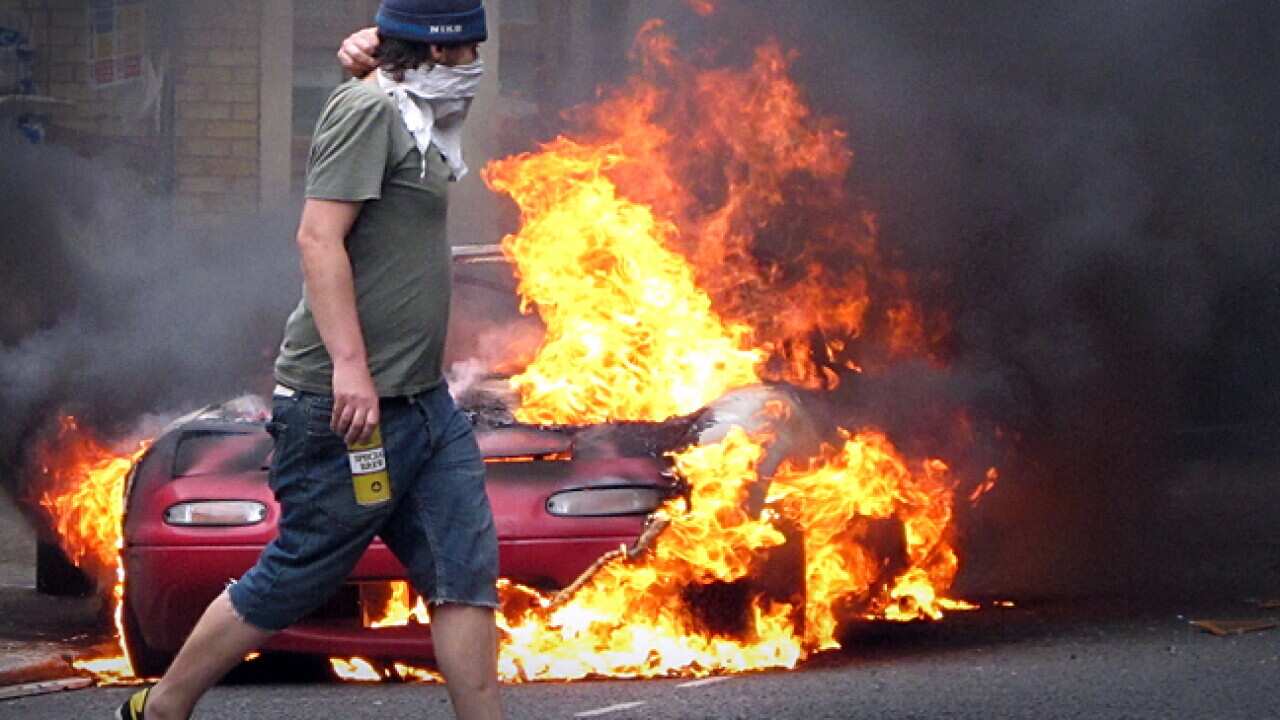london_riots_L_110809_getty_887332122