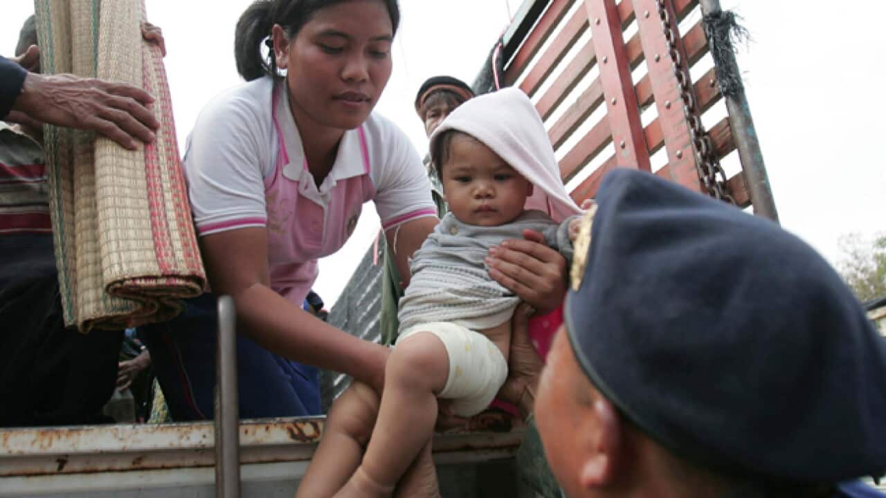 thai+cambodia_baby_110208_B_AAP_423022962