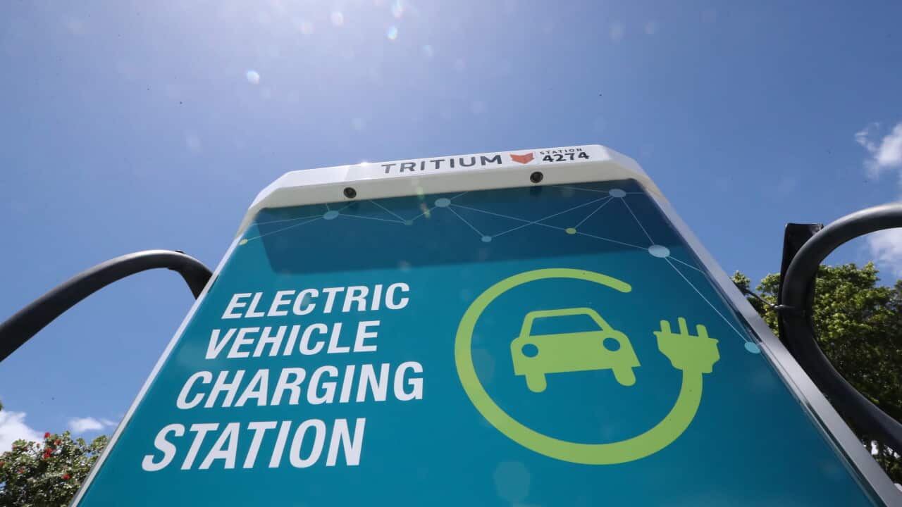 ELECTRIC CAR CHARGING STATION STOCK