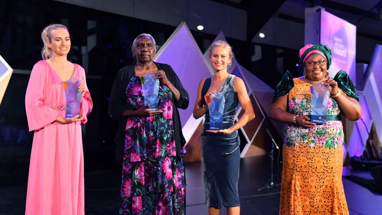 Isobel Marshall, Miriam-Rose Ungunmerr Baumann, Grace Tame e Rosemary Kariuki
