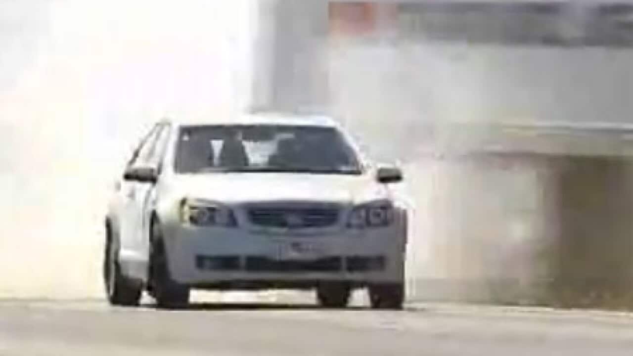 abbott_car_nearmiss_100217_grab_B_492424963