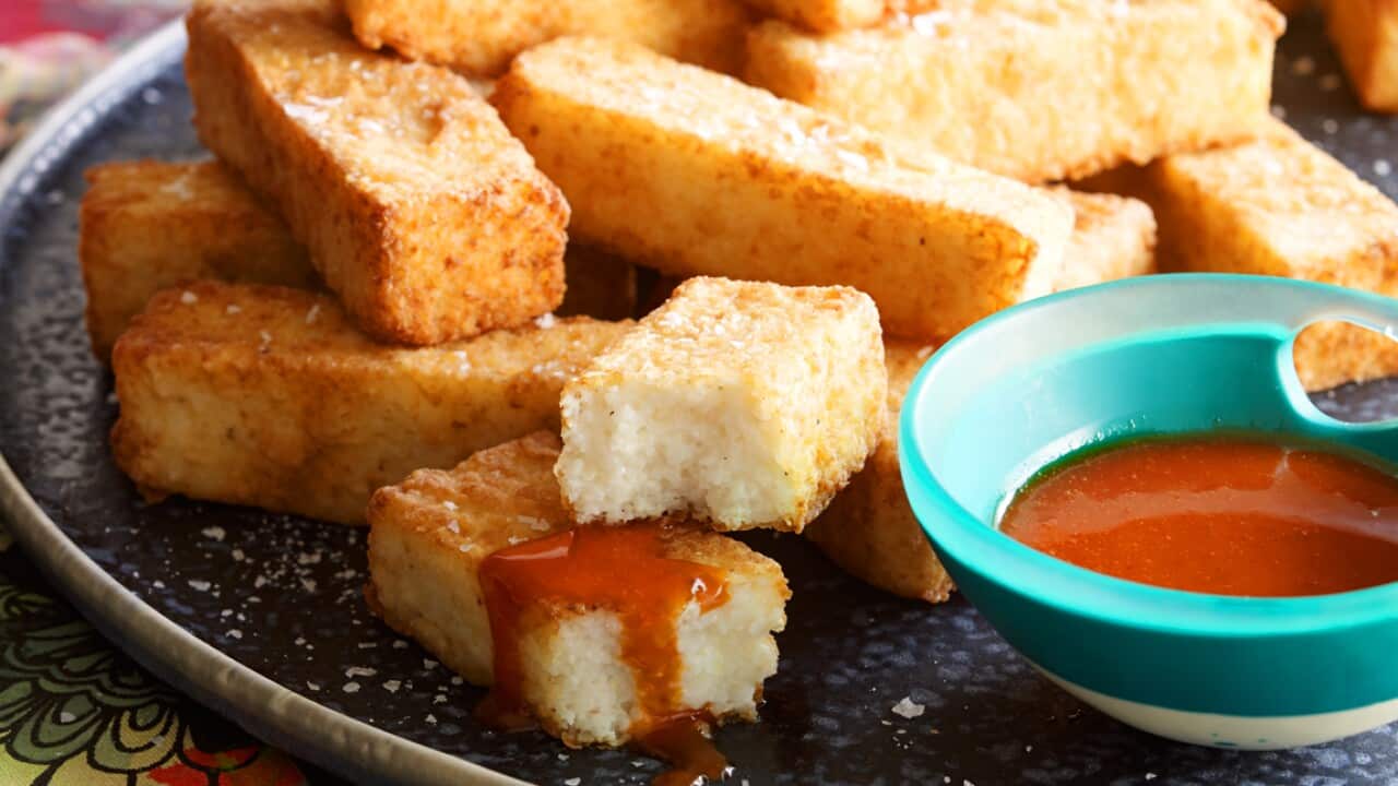 Grits chips with yuzu chilli sauce