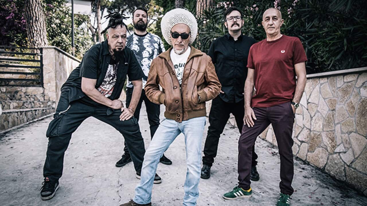 Gli Africa Unite sono un gruppo musicale reggae nato a Pinerolo, in provincia di Torino, nel 1981