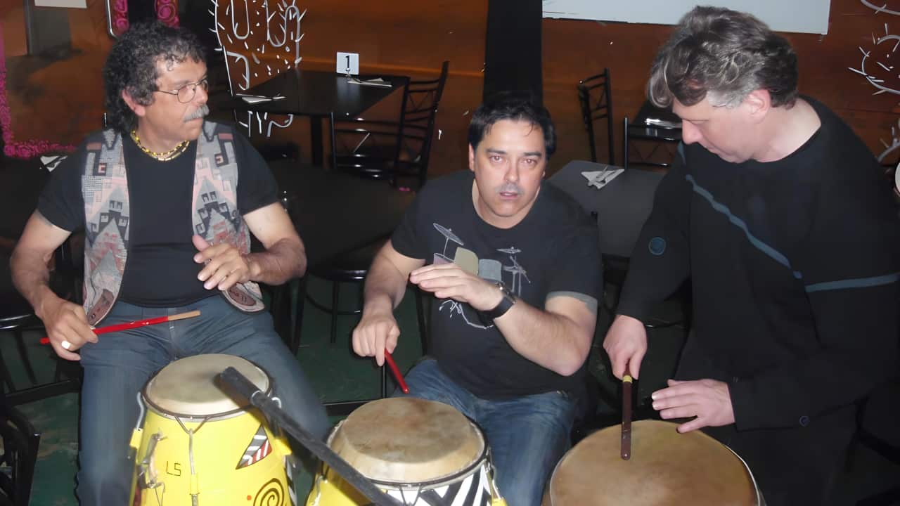 Candombe de mesa (6000 x 4000 px).png