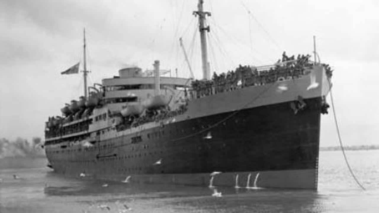 HMT Dunera arriving in Melbourne, 1940. 