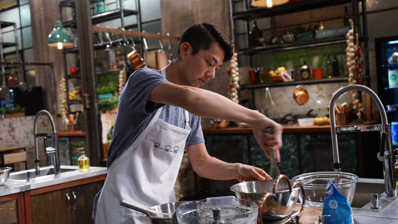 thanh_stirring_his_banh_flanh