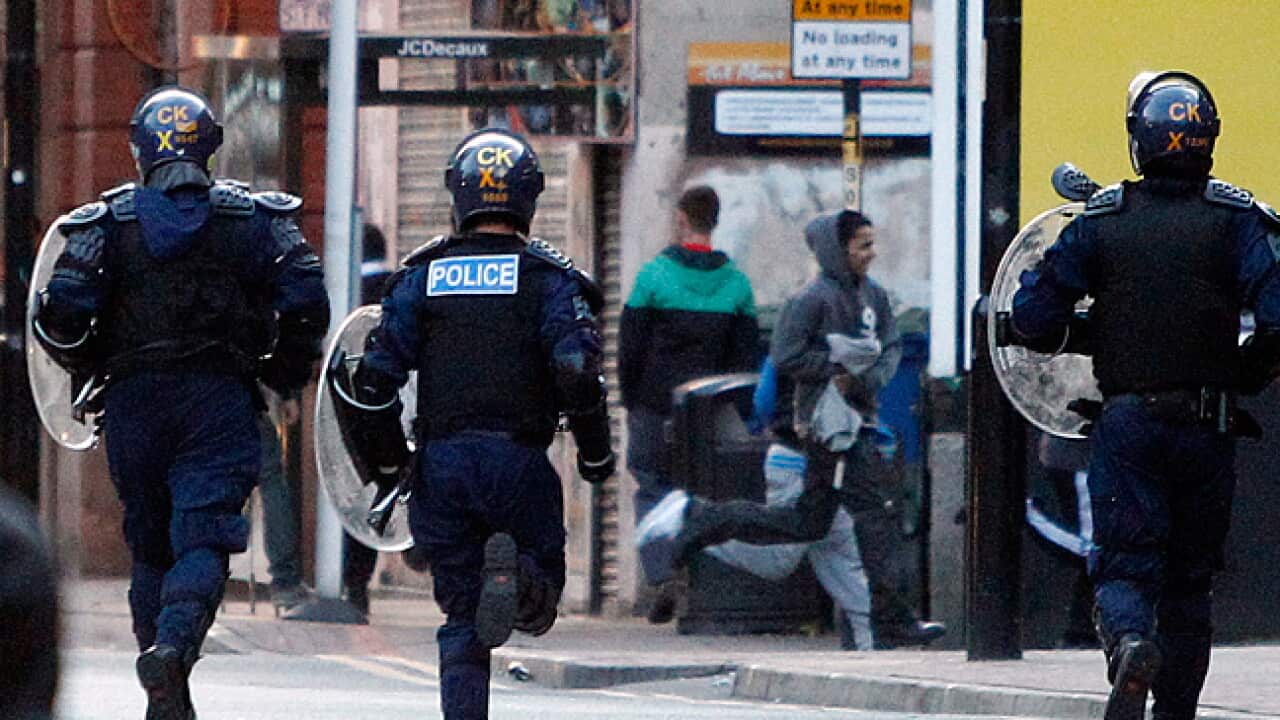 manchester_riot_110810_aap_1490780431