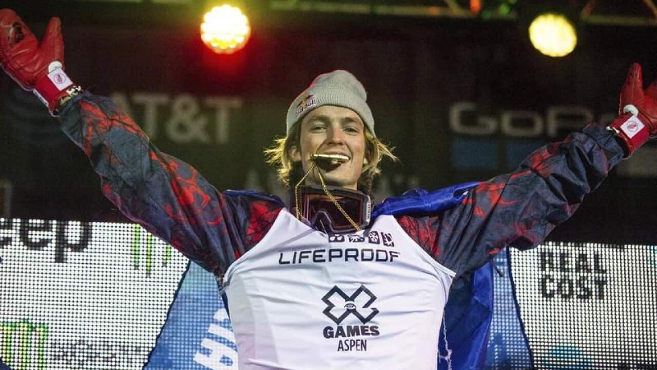 Scotty James snowboard