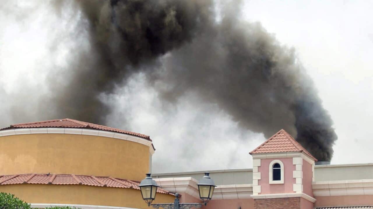 qatar_doha_mall_fire_120529_aap_944940094
