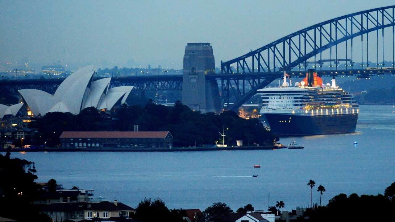 The Queen Mary 2 arrives in Sydney Harbour in 2009.